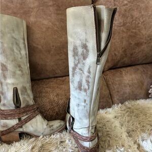 Free Bird Women’s size 7 beneath the knee boots